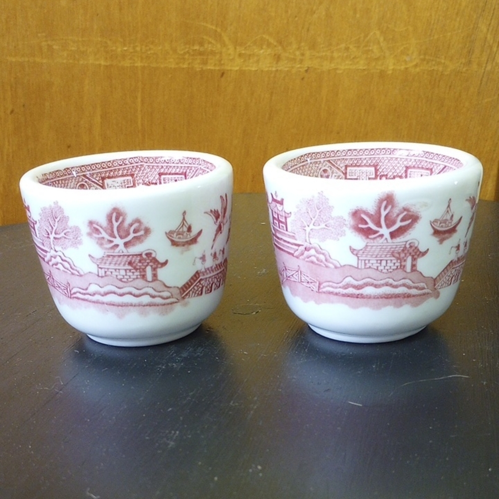 Set of 2 Vintage Ceramic Chinese Rice Bowls. White w/ Red Asian Design, Pagoda